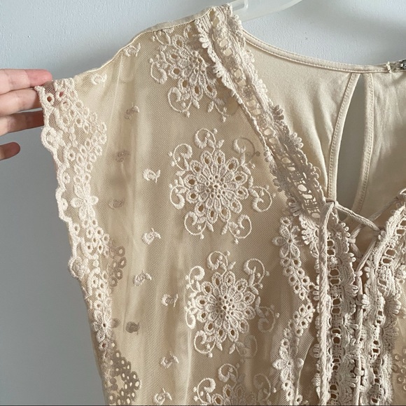 Gimmicks by BKE lace-up mesh embroidered top, cream - Picture 2 of 10